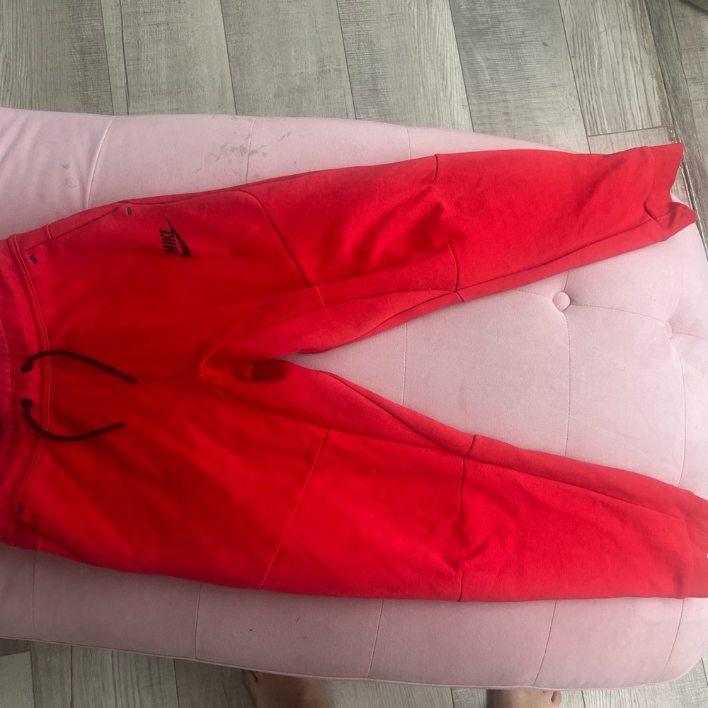 Nike Tech red pants - Picture 3 of 3